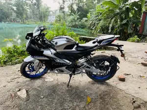 যমাহা আর১৫এম ২০২২