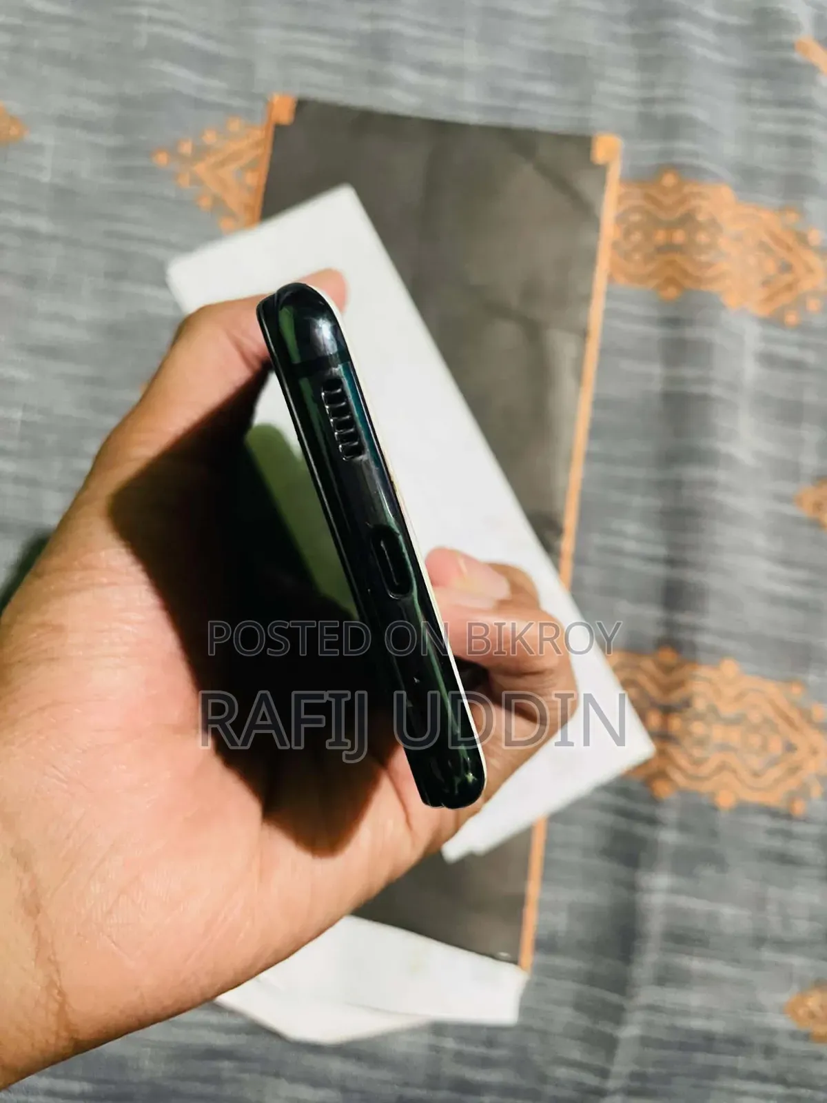 স্যামসাং গ্যালাক্সি এস২০ ৫জি ইউডব্লিউ ১২৮ জিবি হোয়াইট