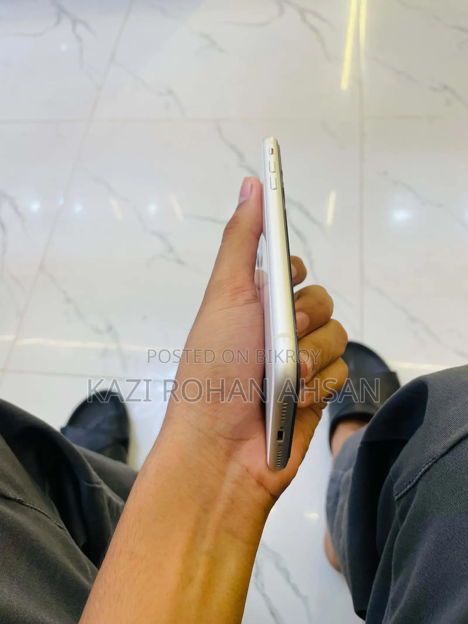অ্যাপল আইফোন ১১ ১২৮ জিবি সাদা