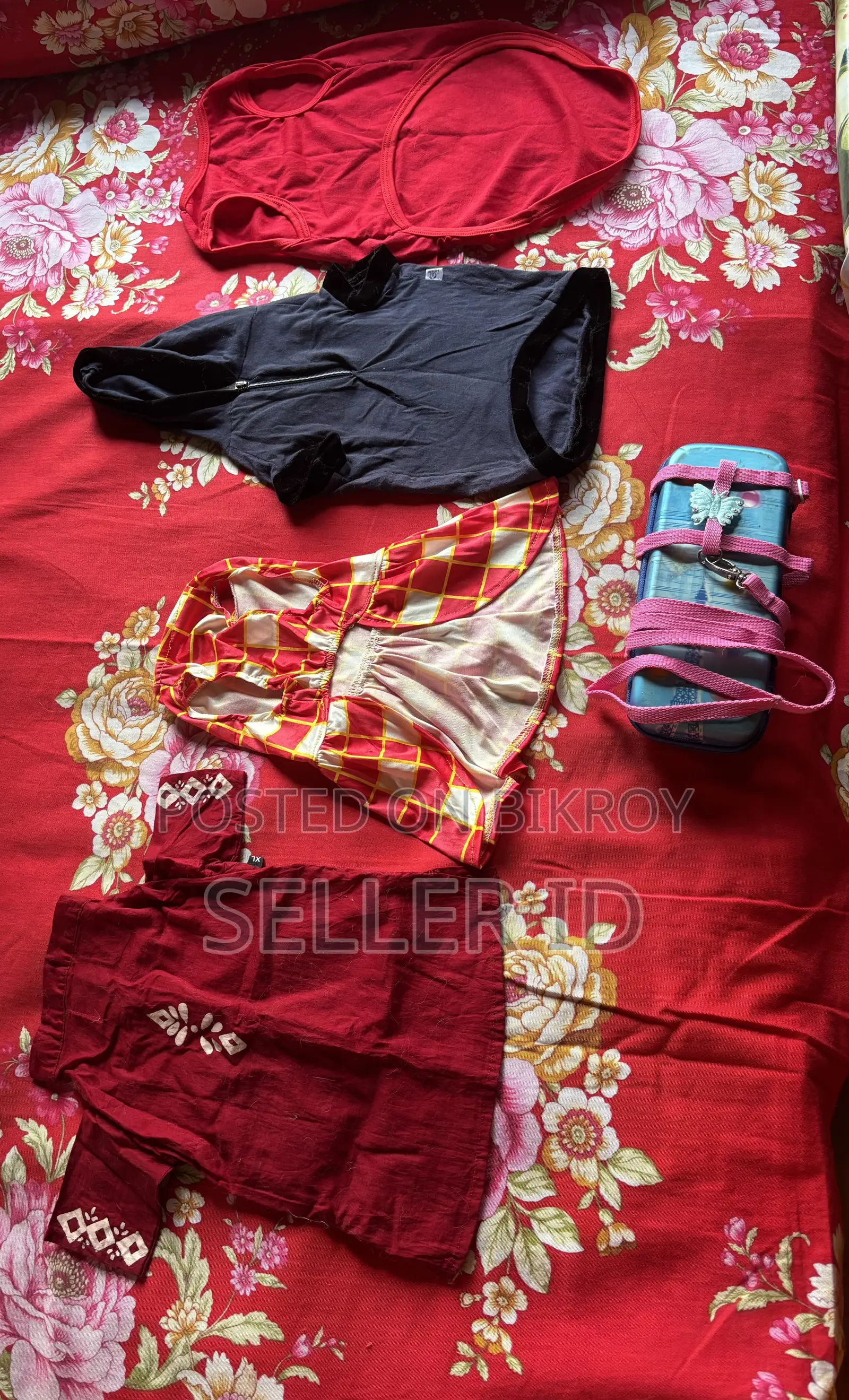 বিড়ালের অ্যাকসেসরিজ