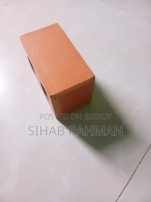 আমার এই বকস আমি নিজের হাত দিয়ে বানাইসি আমি এই বকস খুব জতন কইরা রাখি