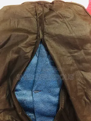 রয়্যাল ব্লু ব্লেজার