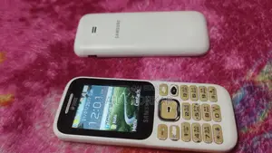 স্যামসাং গুরু মিউজিক ২ হোয়াইট