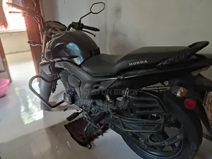 Honda CB 2016 Black
