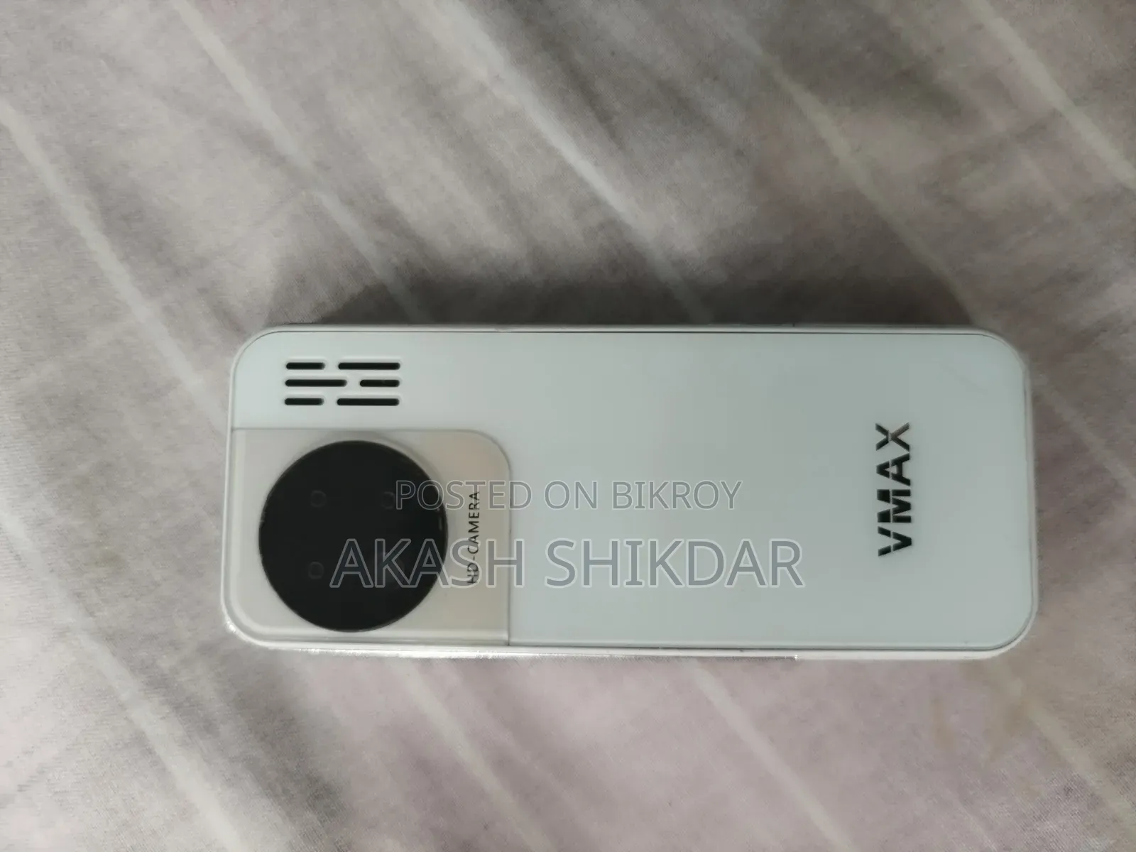VMAX V17 White