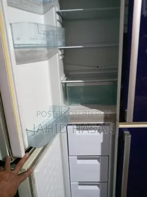 ৪ ডোরের একটি ফ্রিজ সেল করা হবে