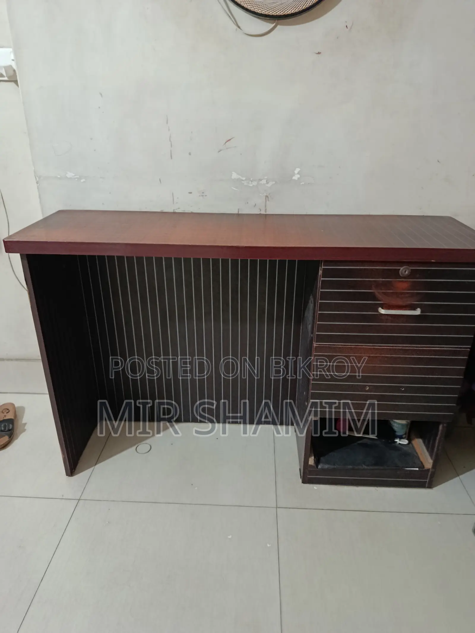টেবিল (ব্যবহৃত এবং ছোট)