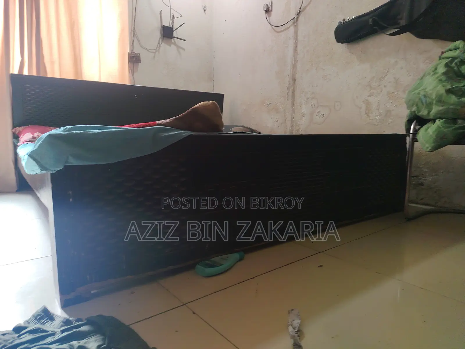 Large (King Size) Bed