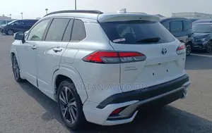 Toyota Corolla Cross ২০২২ পার্ল