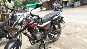বাজাজ ডিসকভার ১০০ ২০১২ ব্ল্যাক