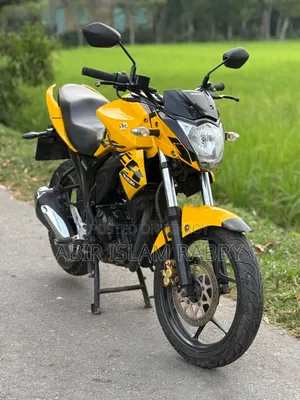 সুজুকি গিক্সার ২০২২ হলুদ
