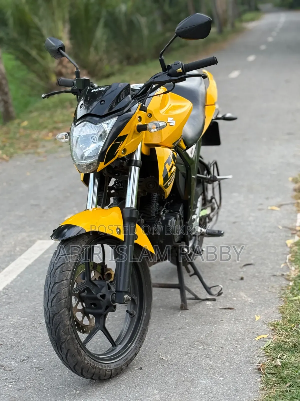 সুজুকি গিক্সার ২০২২ হলুদ
