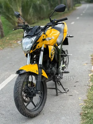 সুজুকি গিক্সার ২০২২ হলুদ