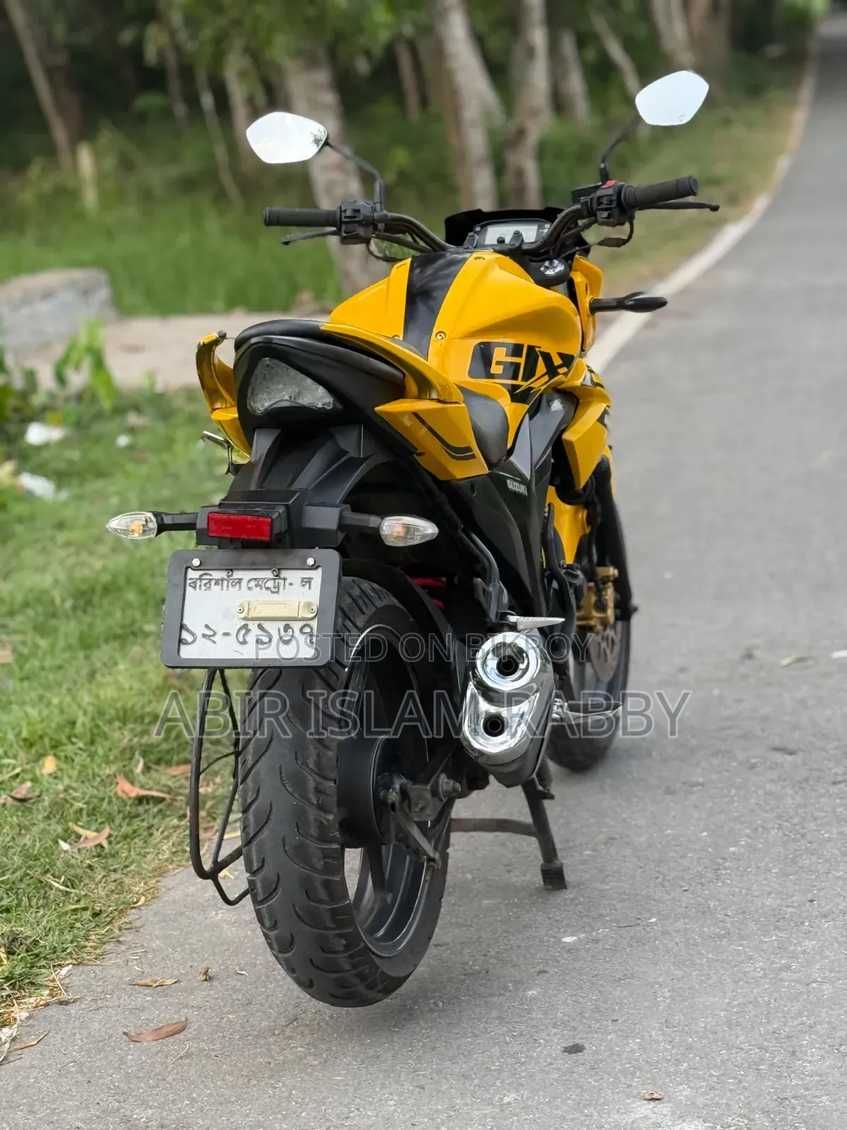 সুজুকি গিক্সার ২০২২ হলুদ