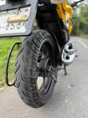 সুজুকি গিক্সার ২০২২ হলুদ