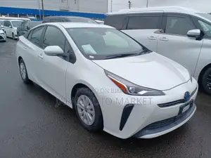 Toyota Prius 2021 Pearl
