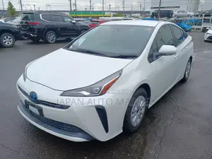 Toyota Prius 2021 Pearl