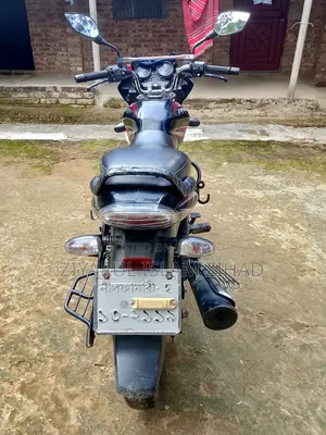 বাজাজ ডিসকভার ১২৫ ২০১৬ ব্ল্যাক