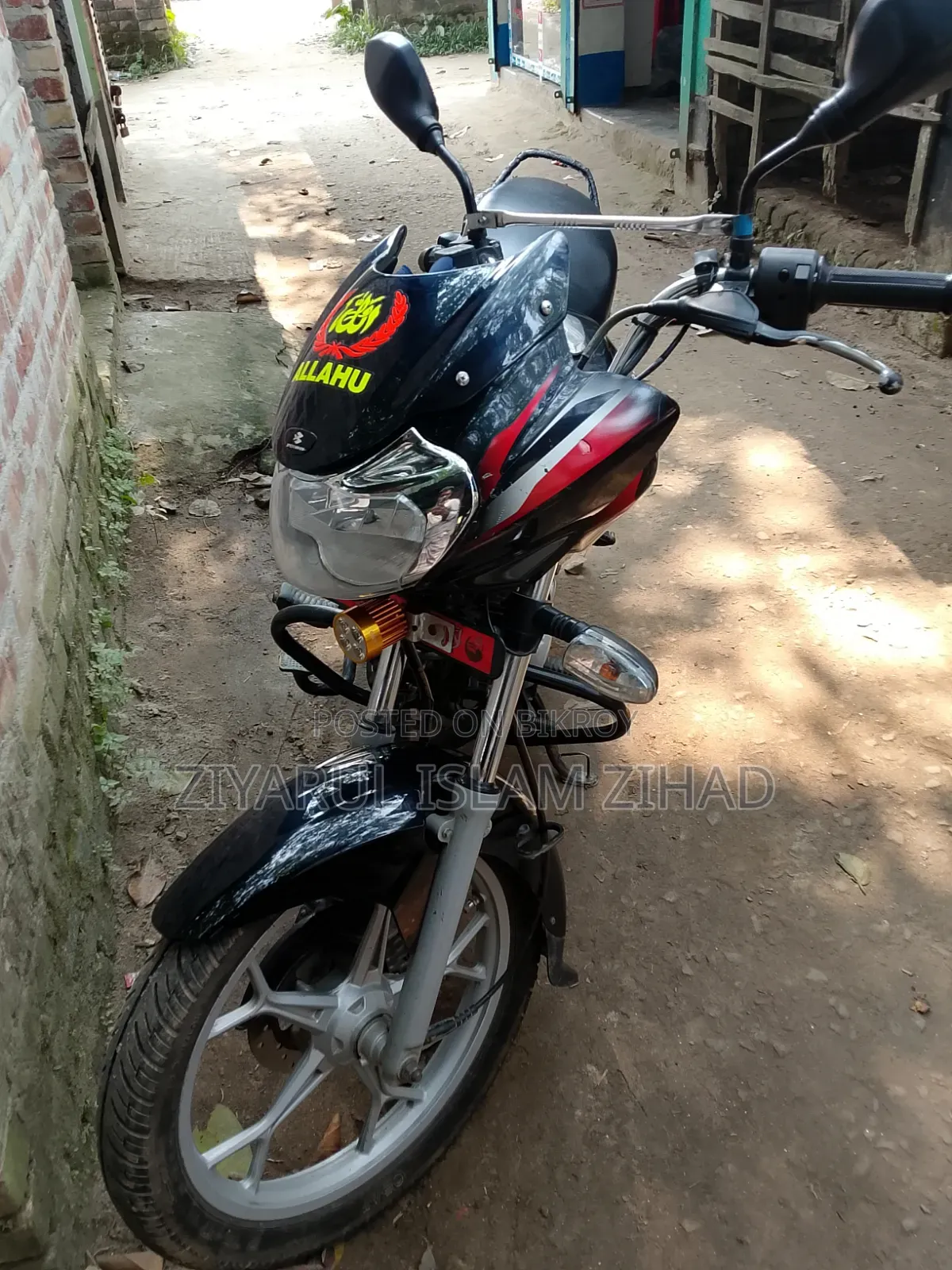 বাজাজ ডিসকভার ১২৫ ২০১৬ ব্ল্যাক