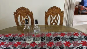 ডাইনিং টেবিল