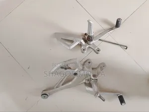 এমটি ১৫ ভি২ ফুটরেস্ট