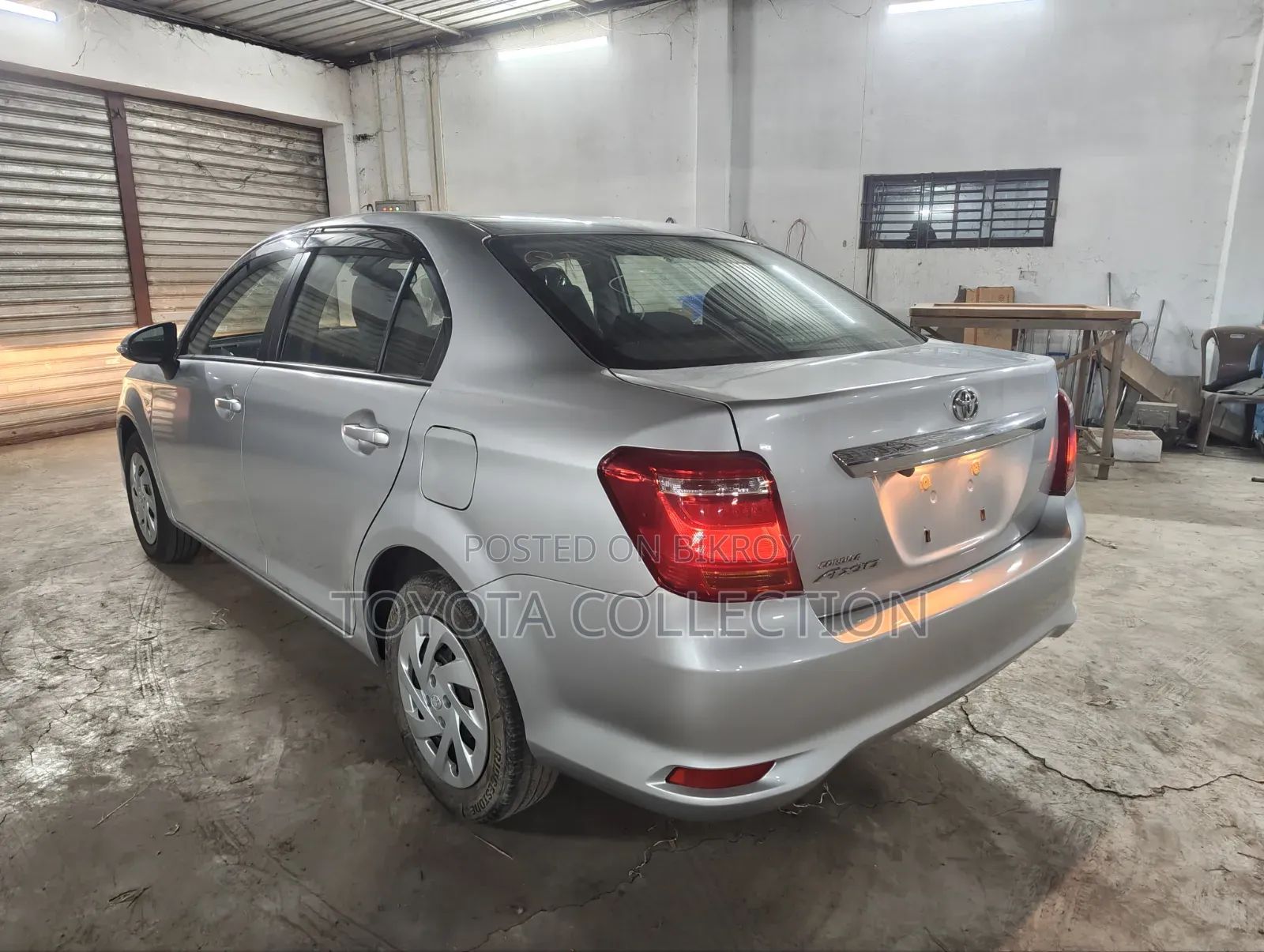 টয়োটা এক্সিও ২০২১ সিলভার