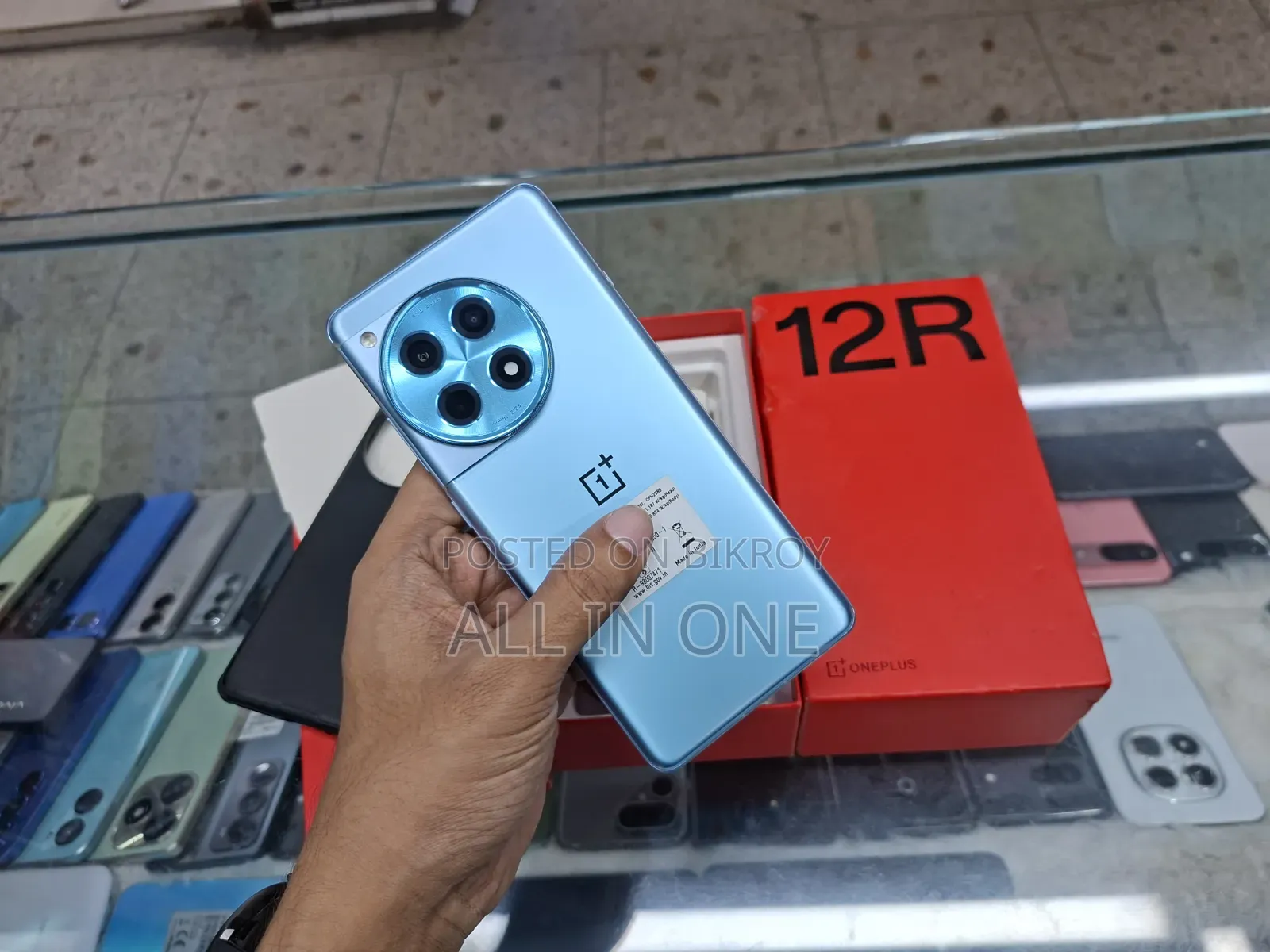 ওয়ানপ্লাস ১২আর ১২৮ জিবি ব্লু