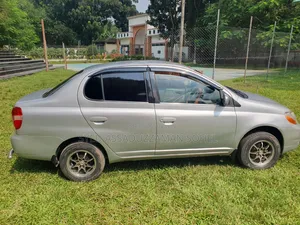 Toyota Platz 1.0 Front-Wheel Drive 2001 Silver