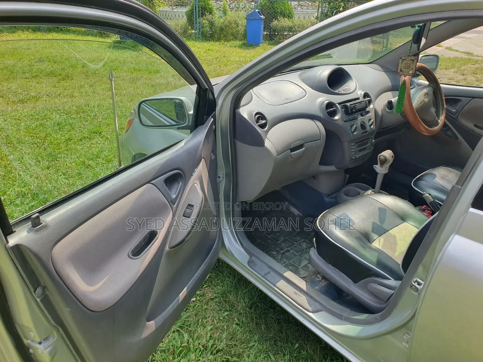 Toyota Platz 1.0 Front-Wheel Drive 2001 Silver