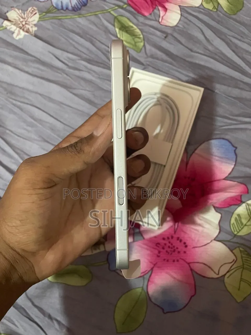 নতুন অ্যাপল আইফোন ১৬ ১২৮ জিবি সাদা