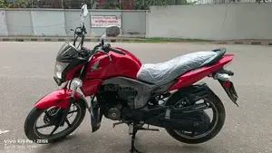 Honda CB 2026 Red