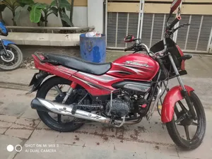 Hero Glamour 2015 Red