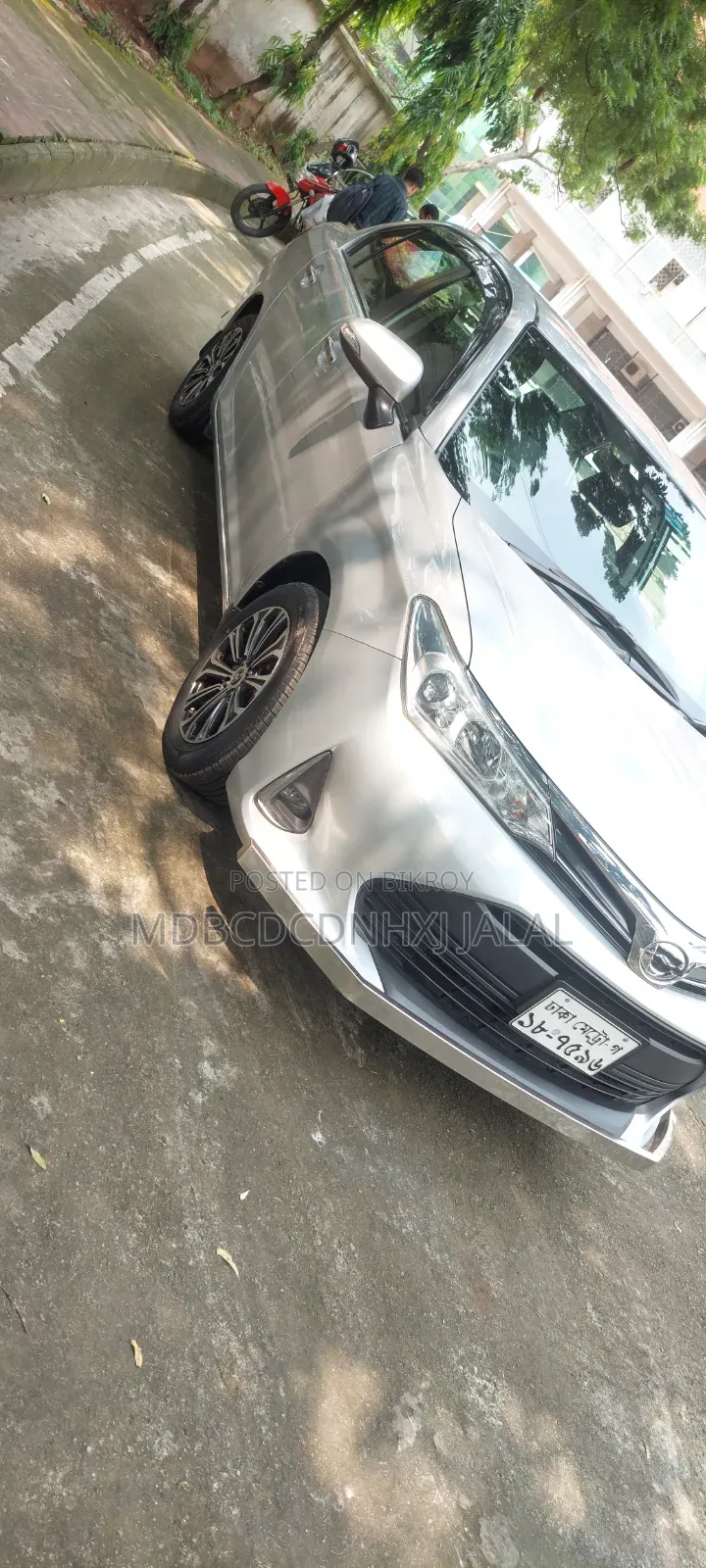 টয়োটা এক্সিও ২০২৪ রূপালী