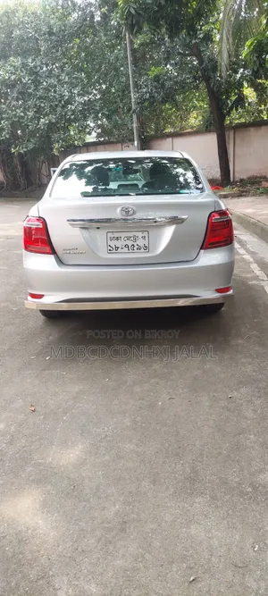 টয়োটা এক্সিও ২০২৪ রূপালী