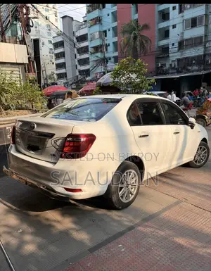 টয়োটা অ্যাক্সিও ২০১৬ হোয়াইট