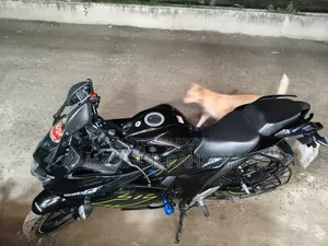 সুজুকি জিক্সার এসএফ ২০২৬ কালো