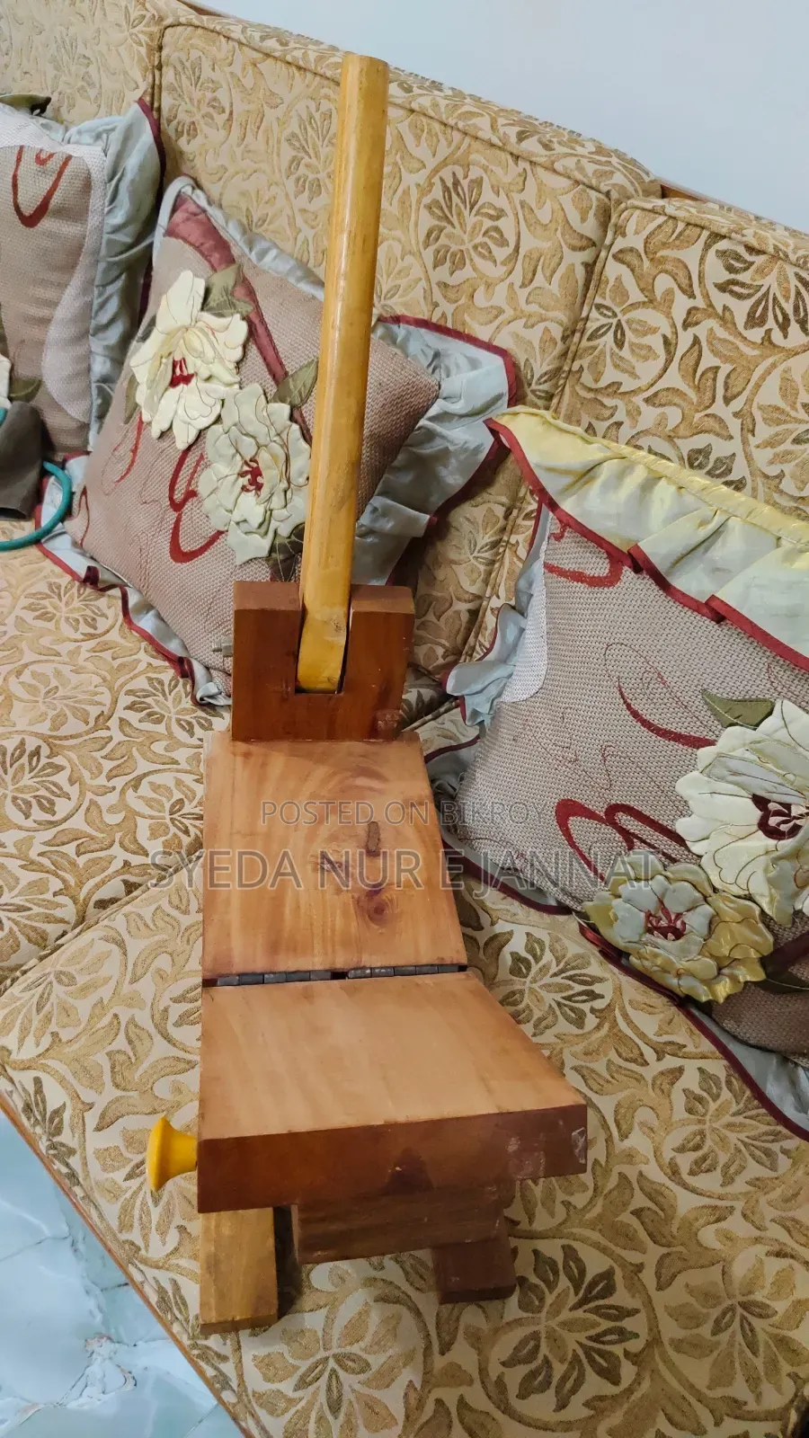 বড় সাইজের মেহগনি কাঠের রুটি বেলার মেশিন সেল হবে