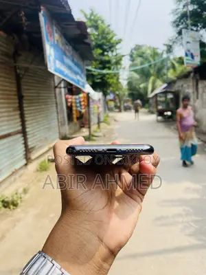 অ্যাপল আইফোন এক্স ২৫৬ জিবি কালো