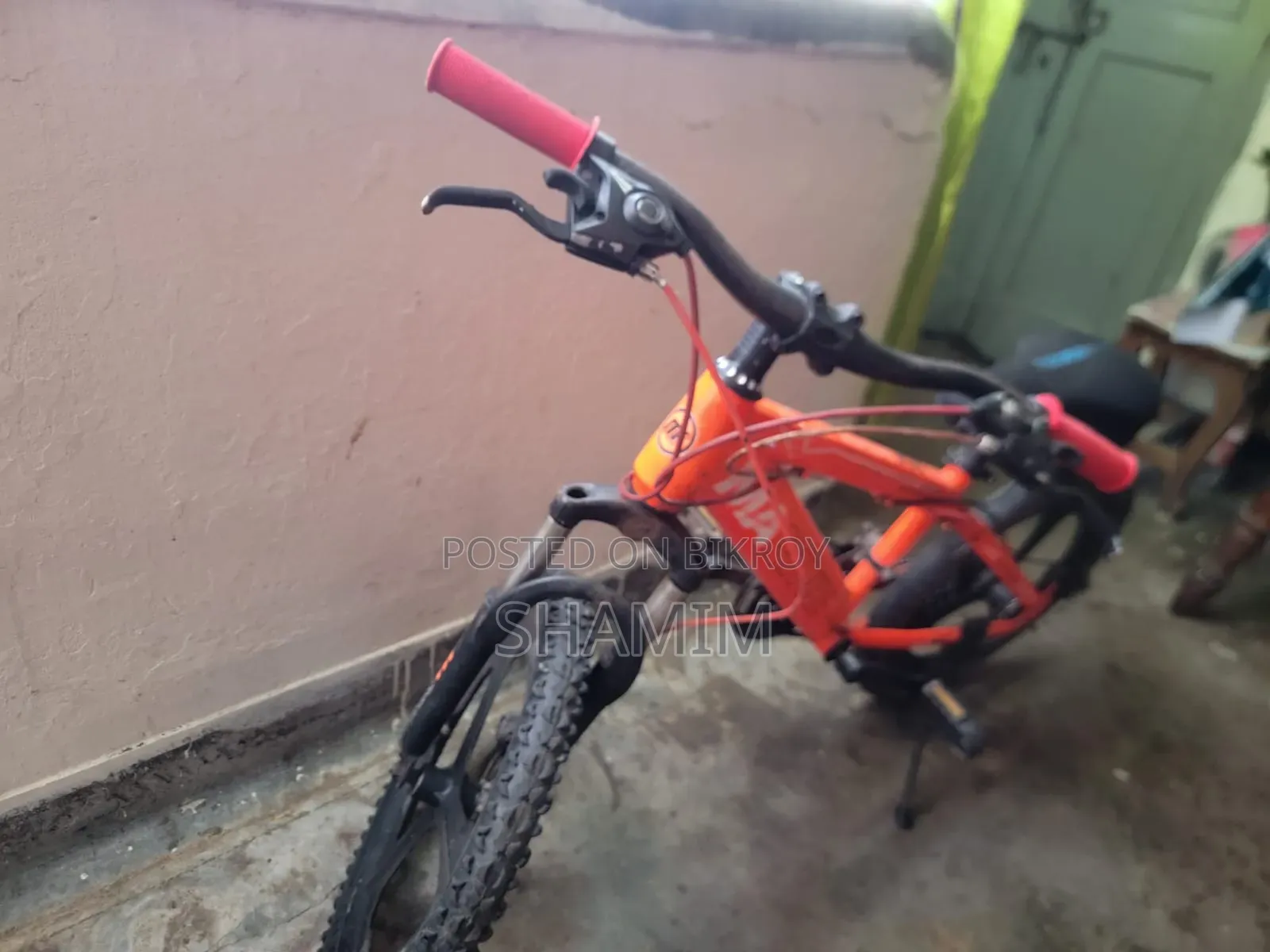 Bicycle completely fresh. No problems, front wheel newly installed.