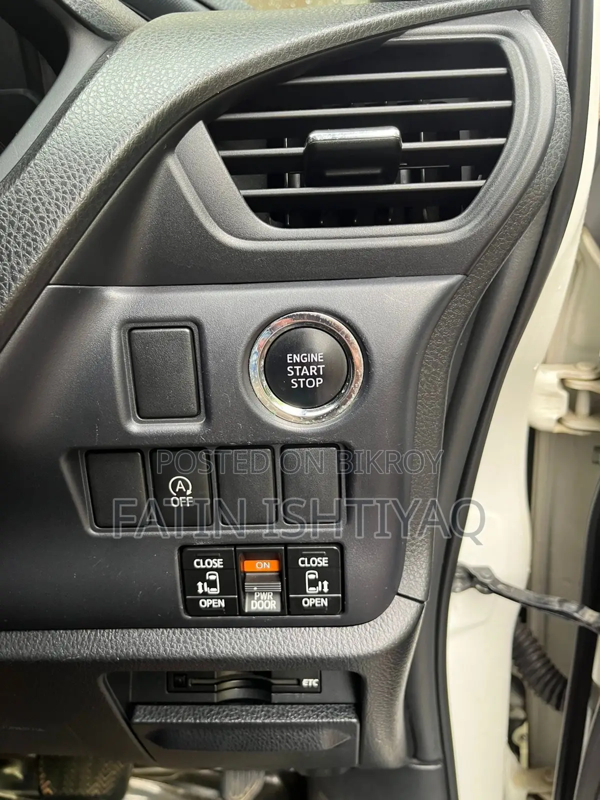 Toyota Noah 2014 Pearl
