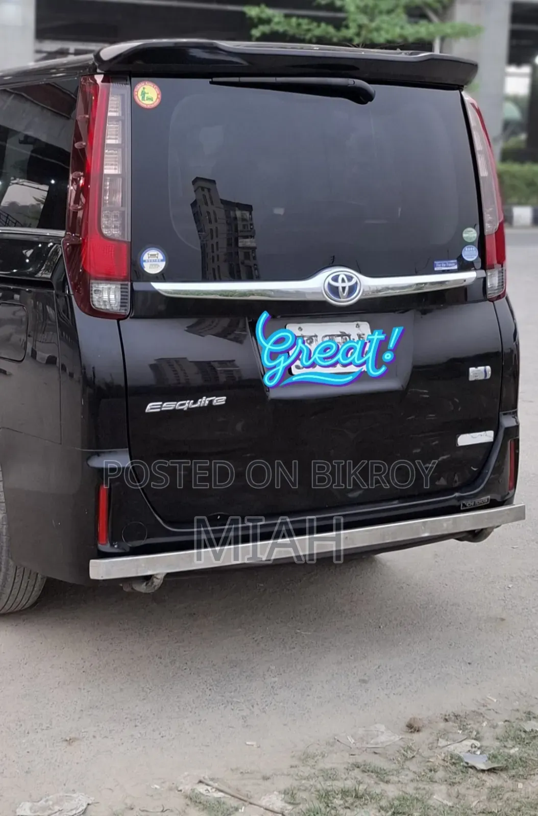 Toyota Esquire 1.8 Front-Wheel Drive Hybrid (7-seater) 2014 Black