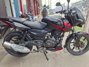 বাজাজ পালসার ১৫০ ২০২০ ব্ল্যাক