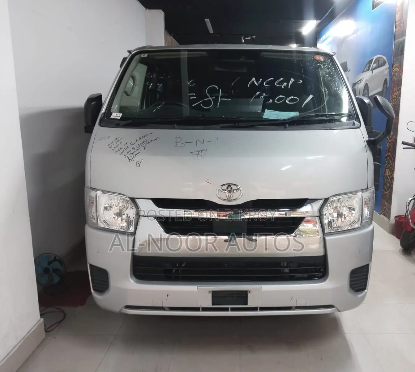 Toyota HiAce 2021 Silver