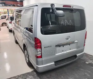 Toyota HiAce 2021 Silver