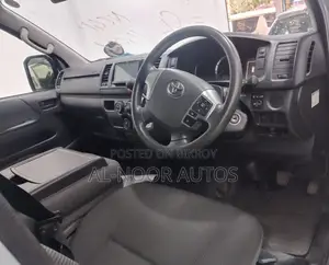 Toyota HiAce 2021 Silver