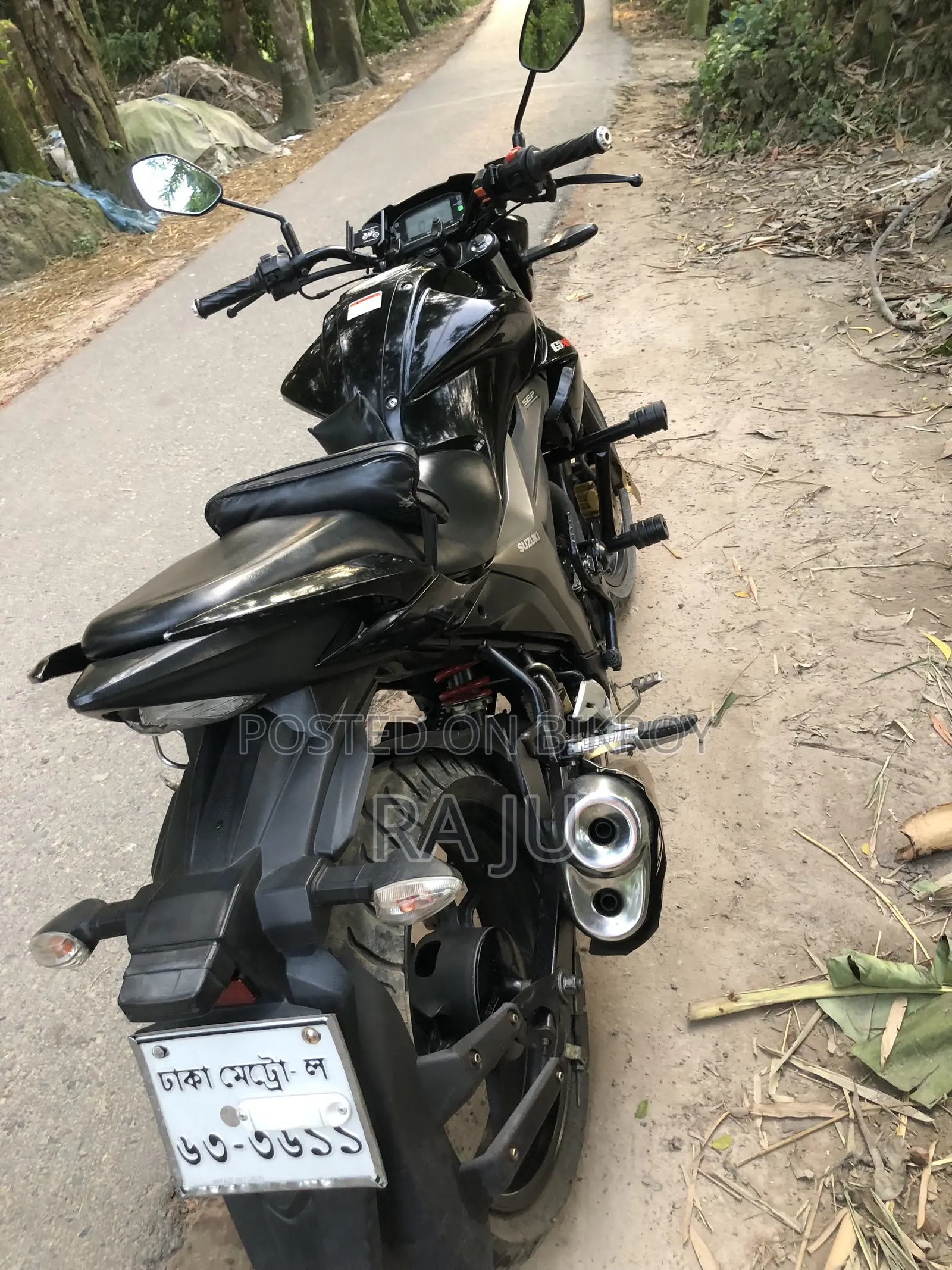 সুজুকি জিক্সার ২০২২ কালো