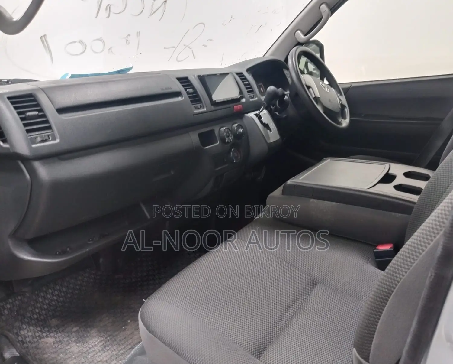 Toyota HiAce 2021 Silver