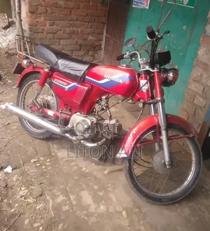 হোন্ডা ২০০০ রেড