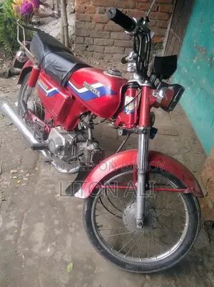 হোন্ডা ২০০০ রেড