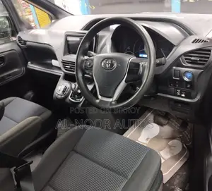 Toyota Noah 1.8 FWD Hybrid (7 seater) 2021 Black